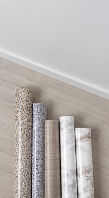 still-life-putting-up-decorative-vinyls